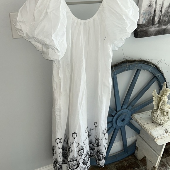 ⭐️NWT English Factory Embroidered Puffed Sleeve Midi Dress⭐️ - Picture 6 of 7